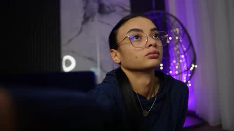 Snapshot of rachelravee chatting on 1, 12, 2025 Ann online show from 1, 12, 2025