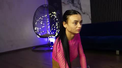 Snapshot of rachelravee chatting on 14, 12, 2025 Ann online show from 14, 12, 2025