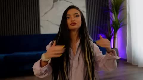 Snapshot of rachelravee chatting on 21, 4, 2026 Ann online show from 21, 4, 2026