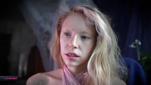 Snapshot of radiant_ada chatting on 27, 10, 2025 ada online show from 27, 10, 2025