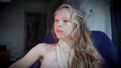 Snapshot of radiant_ada chatting on 29, 4, 2026 ada online show from 29, 4, 2026