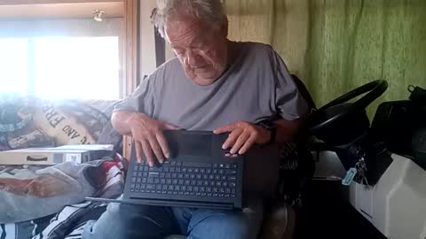 Snapshot of radiomantim chatting on 11, 5, 2026 Radioman for fun online show from 11, 5, 2026