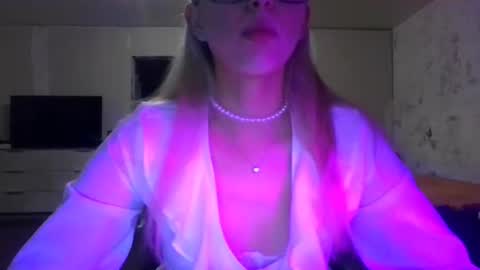 radish666 online show from 10, 6, 2026