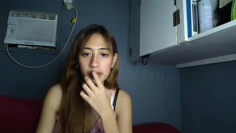 Snapshot of raesoleil chatting on 31, 3, 2026 Rae online show from 31, 3, 2026