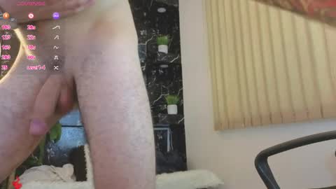 Snapshot of rafael_mendez chatting on 26, 4, 2026 R A F A E L online show from 26, 4, 2026