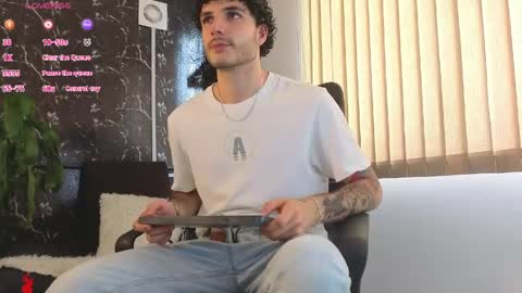 Snapshot of rafael_mendez chatting on 28, 4, 2026 R A F A E L online show from 28, 4, 2026