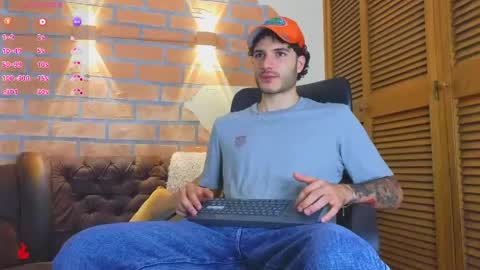 Snapshot of rafael_mendez chatting on 30, 4, 2026 R A F A E L online show from 30, 4, 2026