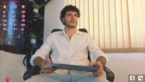 Snapshot of rafael_mendez chatting on 3, 5, 2026 R A F A E L online show from 3, 5, 2026