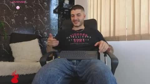 Snapshot of rafael_mendez chatting on 20, 5, 2026 R A F A E L online show from 20, 5, 2026