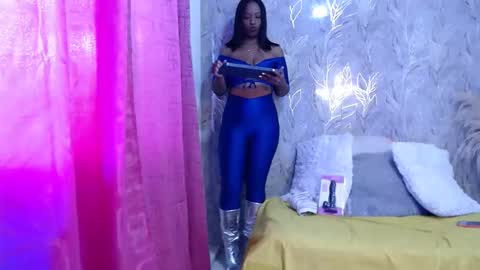 Snapshot of raichellcooper1 chatting on 14, 12, 2025 raichellcooper1 online show from 14, 12, 2025