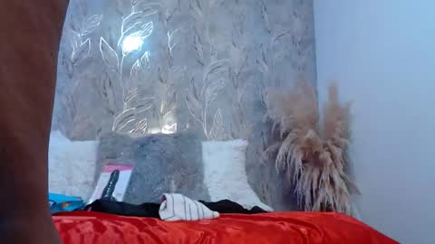 Snapshot of raichellcooper1 chatting on 16, 12, 2025 raichellcooper1 online show from 16, 12, 2025