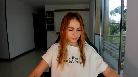 Jennyindependent model . online show from 13, 2, 2025