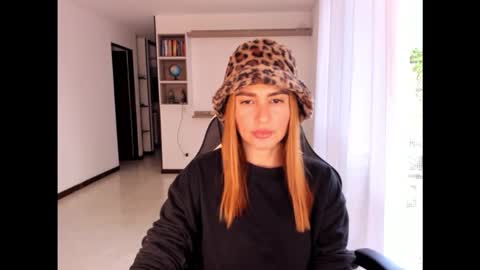 Jennyindependent model . online show from 15, 10, 2025