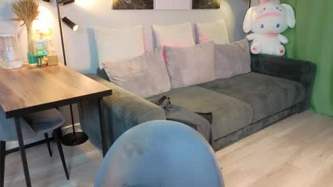 rainevi online show from 4, 4, 2026