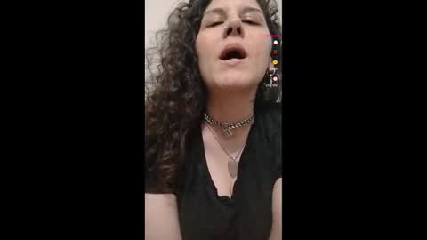 Rain Hendrix online show from 26, 11, 2025