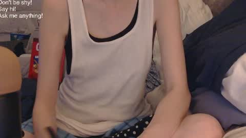 Snapshot of rainydayem chatting on 25, 7, 2026 RainyDayEm online show from 25, 7, 2026