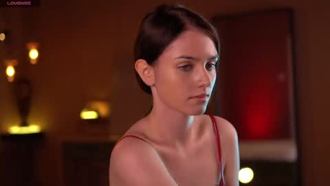 Snapshot of raisadoll chatting on 24, 2, 2025 Raisa online show from 24, 2, 2025