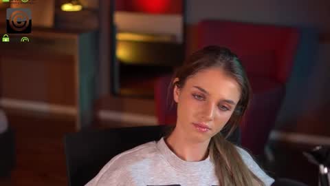 Snapshot of raisadoll chatting on 6, 10, 2025 Raisa online show from 6, 10, 2025