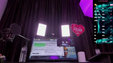 Snapshot of raissa_sky26 chatting on 8, 1, 2025 Laura online show from 8, 1, 2025