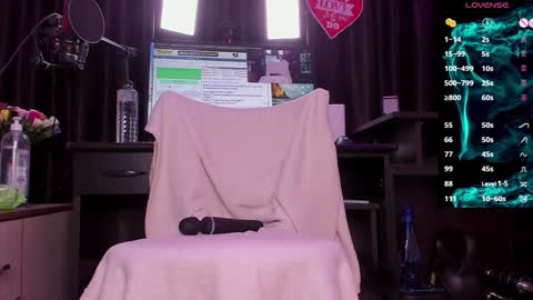 Snapshot of raissa_sky26 chatting on 9, 1, 2025 Laura online show from 9, 1, 2025