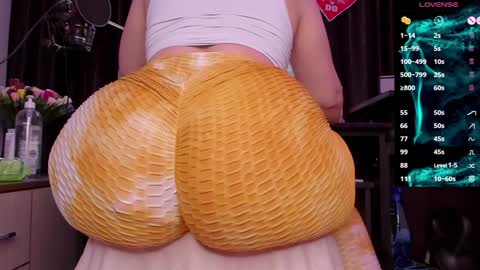 Snapshot of raissa_sky26 chatting on 10, 1, 2025 Laura online show from 10, 1, 2025