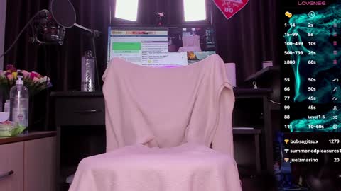 Snapshot of raissa_sky26 chatting on 11, 1, 2025 Laura online show from 11, 1, 2025