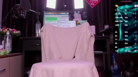 Snapshot of raissa_sky26 chatting on 13, 1, 2025 Laura online show from 13, 1, 2025