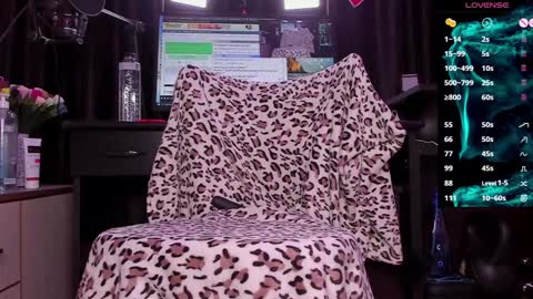 Snapshot of raissa_sky26 chatting on 17, 1, 2025 Laura online show from 17, 1, 2025