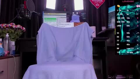 Snapshot of raissa_sky26 chatting on 22, 9, 2025 Laura online show from 22, 9, 2025