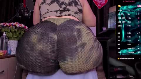 Snapshot of raissa_sky26 chatting on 26, 9, 2025 Laura online show from 26, 9, 2025