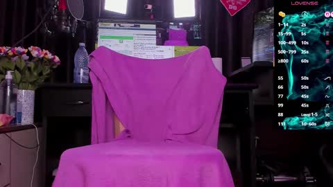 Snapshot of raissa_sky26 chatting on 7, 10, 2025 Laura online show from 7, 10, 2025