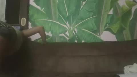 Random girl on sofa online show from 1, 2, 2026