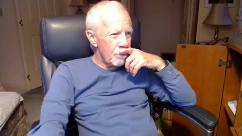 Snapshot of ranger1001 chatting on 23, 11, 2025 ranger1001 online show from 23, 11, 2025