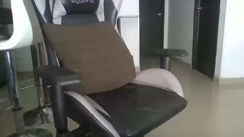 Snapshot of raphaeladam98 chatting on 17, 12, 2025 raphaeladam98 online show from 17, 12, 2025