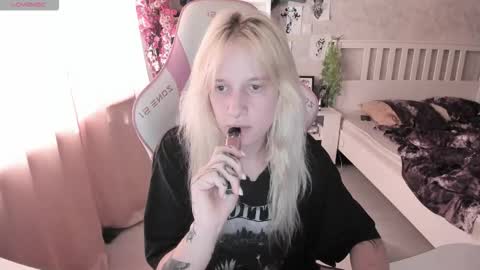 Snapshot of rapunzel_cute chatting on 12, 9, 2025 Rapunzel online show from 12, 9, 2025