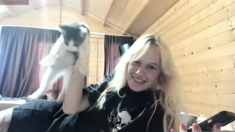 Snapshot of rapunzel_cute chatting on 26, 9, 2025 Rapunzel online show from 26, 9, 2025