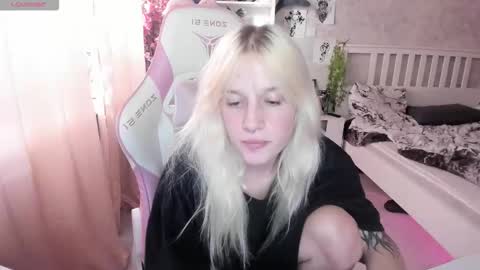 Snapshot of rapunzel_cute chatting on 3, 10, 2025 Rapunzel online show from 3, 10, 2025