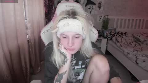 Snapshot of rapunzel_cute chatting on 6, 10, 2025 Rapunzel online show from 6, 10, 2025