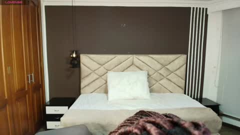 Snapshot of raqueljones_ chatting on 4, 2, 2025 Raquel online show from 4, 2, 2025