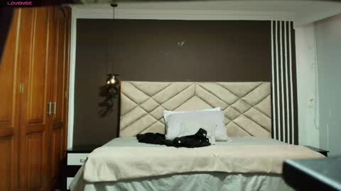 Snapshot of raqueljones_ chatting on 25, 2, 2025 Raquel online show from 25, 2, 2025