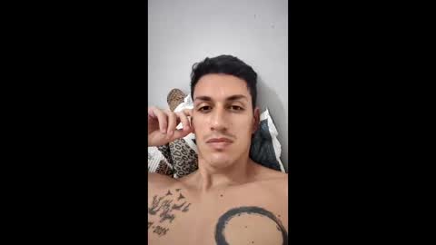 Snapshot of raul240335 chatting on 5, 4, 2026 Raul online show from 5, 4, 2026