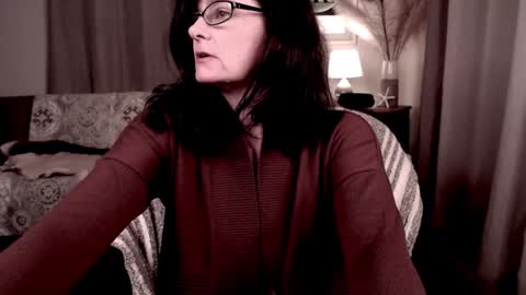 Snapshot of raven_feathers chatting on 31, 12, 2024 Roxanneredlight59 online show from 31, 12, 2024