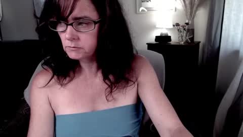 Snapshot of raven_feathers chatting on 14, 6, 2026 Roxanneredlight59 online show from 14, 6, 2026