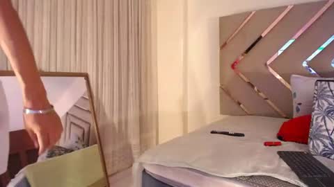 Snapshot of raven_foxter1 chatting on 16, 7, 2026 RAVEN FOXTER online show from 16, 7, 2026