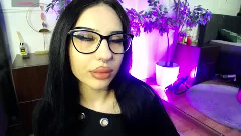 Snapshot of raven_foxxy chatting on 9, 4, 2026 Raven Foxxy online show from 9, 4, 2026