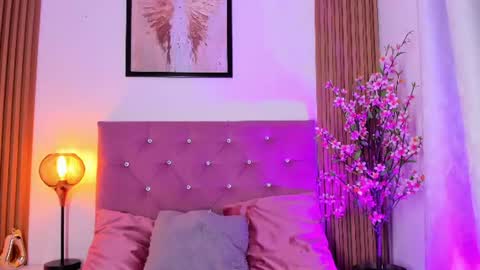 Snapshot of ravena_queen chatting on 15, 6, 2026 ravena_queen online show from 15, 6, 2026