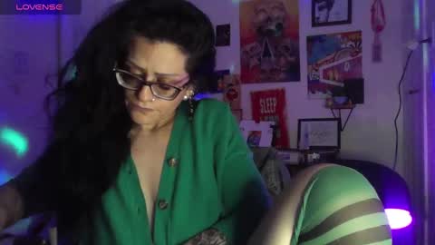 Snapshot of ravenandsin chatting on 30, 12, 2024 Raven online show from 30, 12, 2024