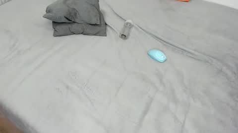 Snapshot of raveneusbiter chatting on 3, 2, 2026 Raveneusbiter online show from 3, 2, 2026