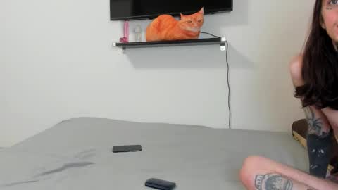 Snapshot of raveneusbiter chatting on 16, 2, 2026 Raveneusbiter online show from 16, 2, 2026