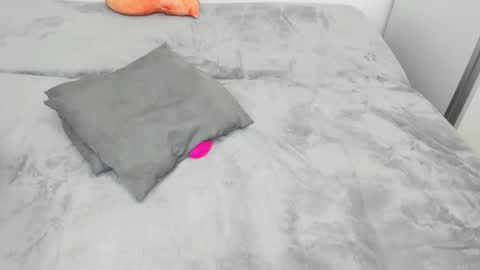 Snapshot of raveneusbiter chatting on 15, 3, 2026 Raveneusbiter online show from 15, 3, 2026